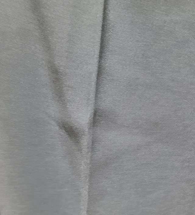 잘 받았습니다 예뻐요 바지사면 허리 길이 옆통 다 수선 해야하는데 여기 바지는 그냥 