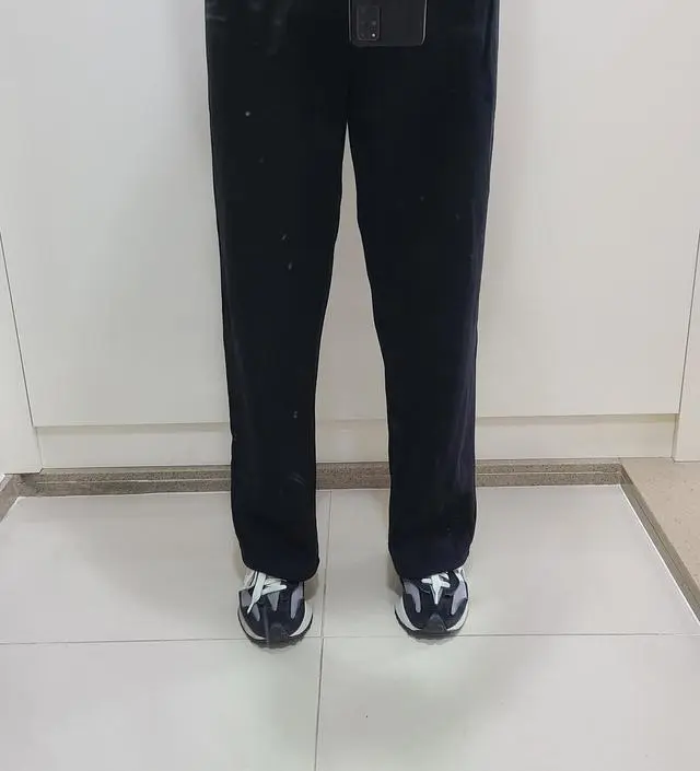 편하게 입기 좋을것 같아서 샀는데 여기저기 입기 좋네요. 허리부분이 두꺼운 건 답답해