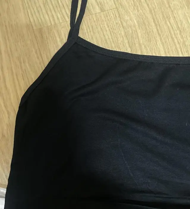 주문하고 빠르게 받았어요. 스판처럼 적당히 늘어나고 얇아서 여름에 입기 좋은거 같아