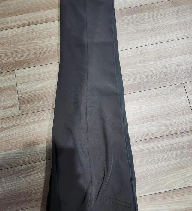 배송도 빠르고 바지 너무 이뻐요
