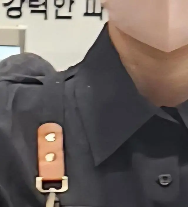 박시할듯해서 라지 시켯는데 제가 원하는 갈이감 사이즈에요 너무 맘에들어요 