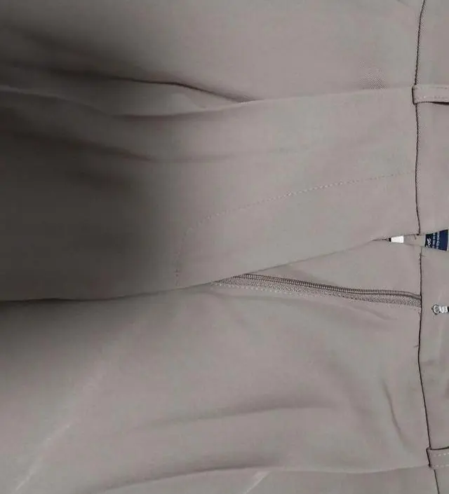 화면보다 색상 진해요 정말 딱 촤르륵하게 떨어지는 바지핏이구요 인기많은건 이유가 있