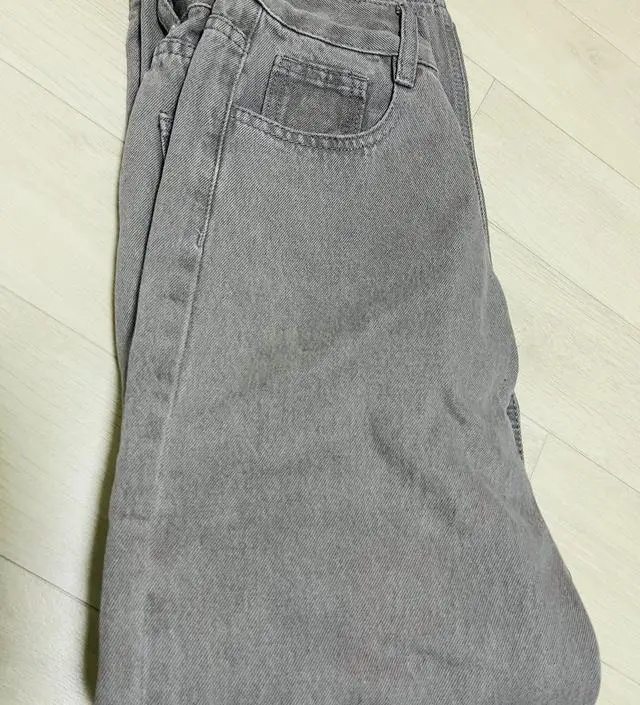 사진이 어둡게 나왔는데 실제로는 더 밝아요 예뻐요
