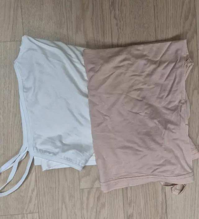 나시가 생각보다 소재도 부드럽고 답답하지 않아서 안에 이너로 입기 좋았고, 단독으로