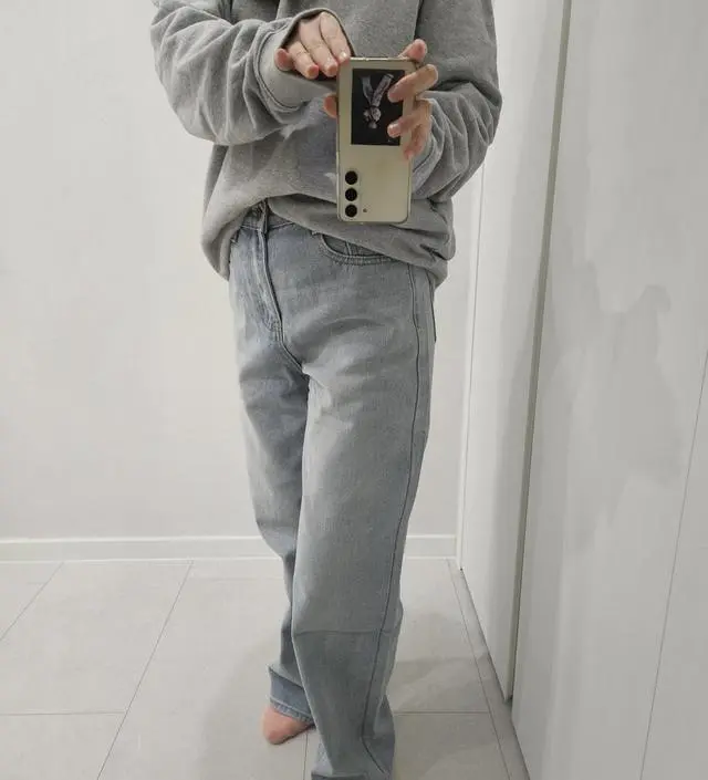 뉴기모 데님  보자마자 맘에들어서 색상만 선택하고 구매를 했는데  너무 급했나봐여;;