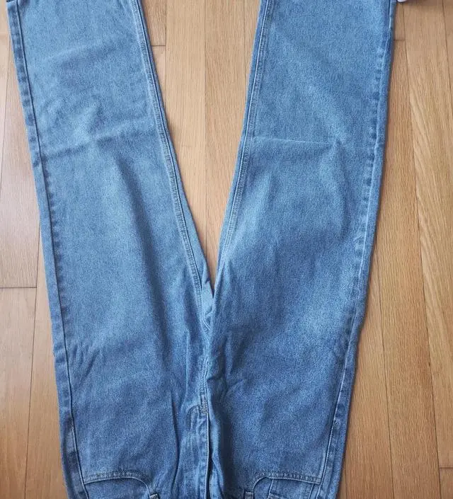 작년에 블랙사서 잘입고 무난한 중청 다시 시켰어요 좋은가격에   좋은제품   빠르게 잘