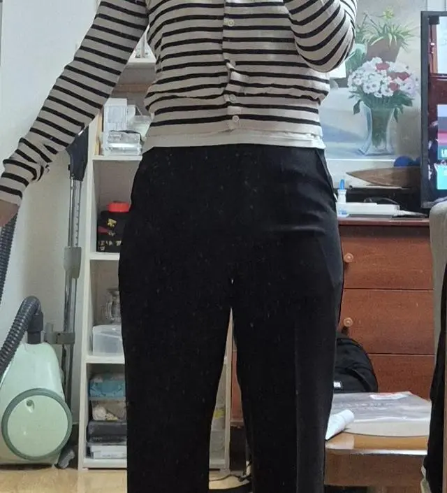 1. 허리가 약간 큰 느낌이지만 밥 먹으면 괜찮을 듯.
