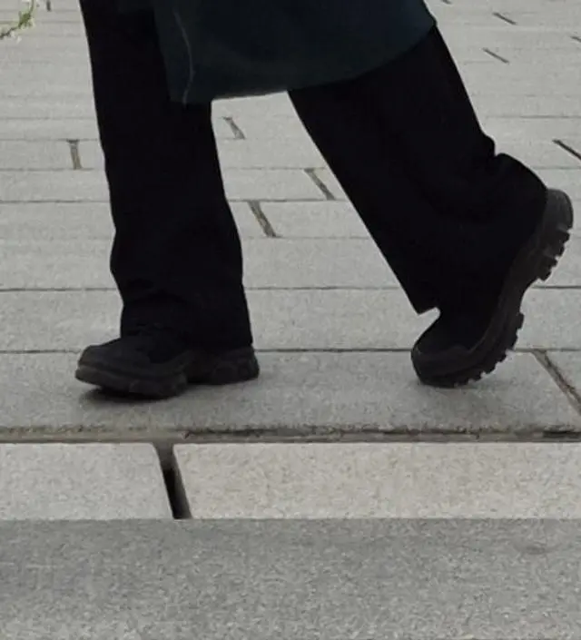 설연휴 직후에 주문했는데도 빠르게 배송받아 주말에 바로 입을 수 있었습니다.