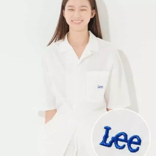 스몰 트위치 로고 오픈 카라 반팔 셔츠 화이트