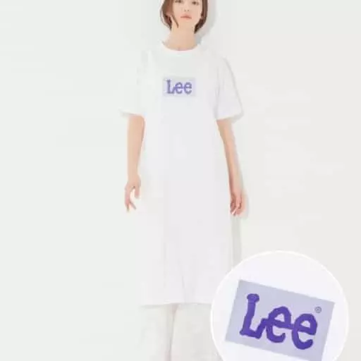 박스로고 슬릿 원피스 화이트