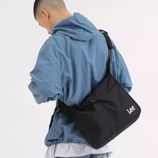 트위치로고 미디엄 사코슈백 블랙