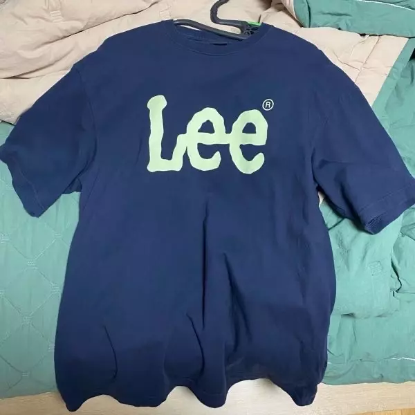 남동생 사줬는데 넘넘 잘어울려요~!! 특히 형광 글씨 넘 기욥..♡