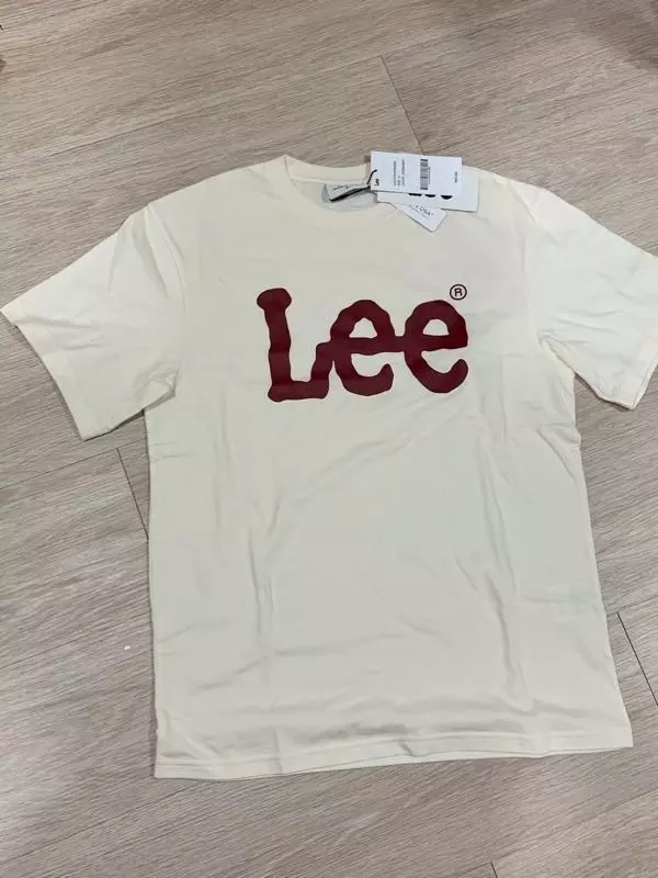 길가다가 어떤 언니가 입은 것 보고 반해서 샀습니다. 확실히 좀 길구요 요즘 시중에 나