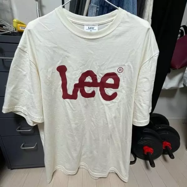 사실 흔해보여서 안사려구 했는데 막상 입으니 너무 이쁘네여,,,