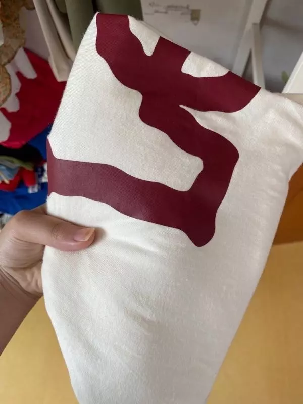 일단 핏도 좋고 천도 좋아용 lee 요즘 로고 티셔츠를 잘 입어서 조아요