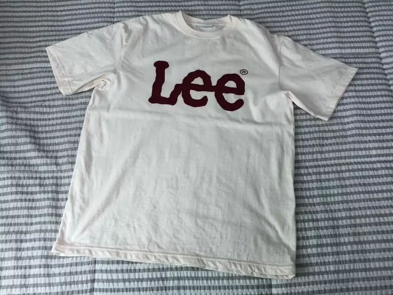 156인데 s시켰는데도 저한텐 팔부분부터 길이까지 모두 너무 커요..! 그래도 박시하게 