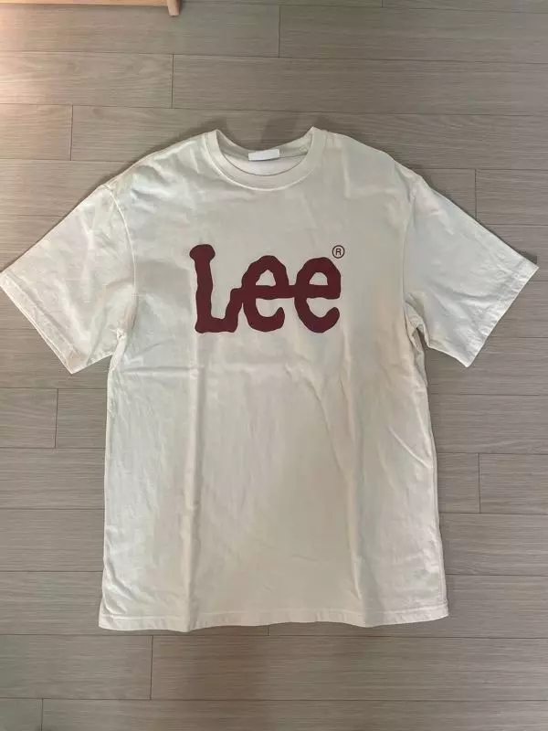 지금 입기에 너무 좋아요. 두껍지 않아서 너무 좋은것 같아요