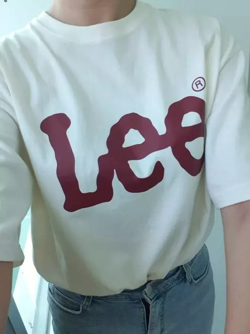 진짜 맘에들어요! 전체색상도너무이쁘고 프린트는 선명하게잘나왔어요. 여름에입기에 무
