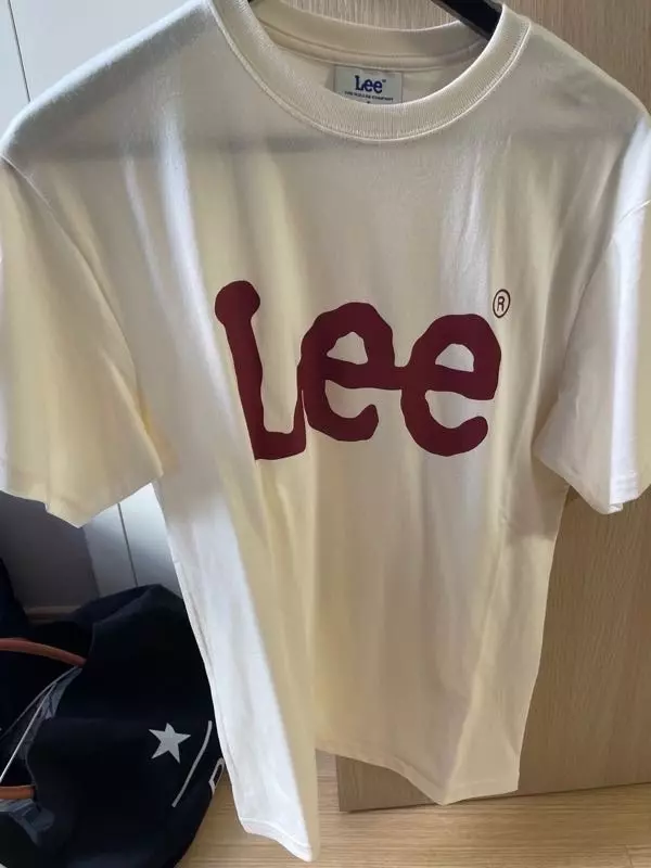 살짝 크게 나온것 같아용~ 아직 입고 나가보진 않았지만 마음에 듭니다ㅋㅋ