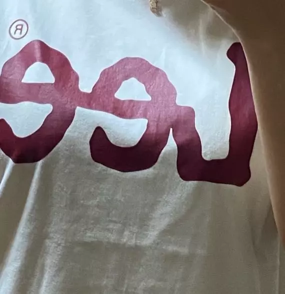 실물이 더 예쁘고 색감 완전 맘에 들어요 다른 색상도 사고 싶어요