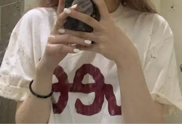 누리끼리한 아이보리와 버건디의 조합이 너무 예뻐요