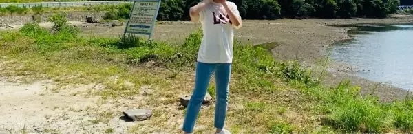 예쁜데 약간 두꺼워서 여름에 입기엔 좀 더운것 같아요