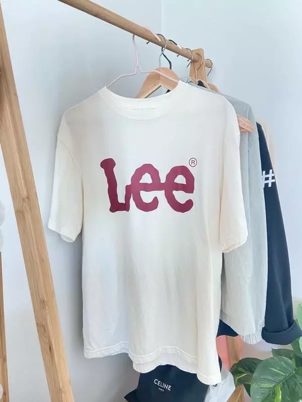 맘에 듭니다! 커플룩으로 입기에 너무 좋습니다!!다른색도 사고파요