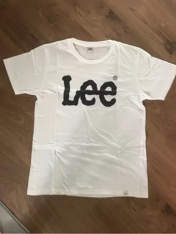 색도 예쁘고 크기도 적당해서 입기 좋아요! 여름에 많이 입어야겠어요!