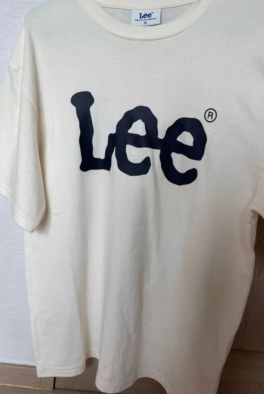 기본티에 로고 하나 있는데 정말 깔끔하고 데일리로 딱이네요 ㅎㅎ