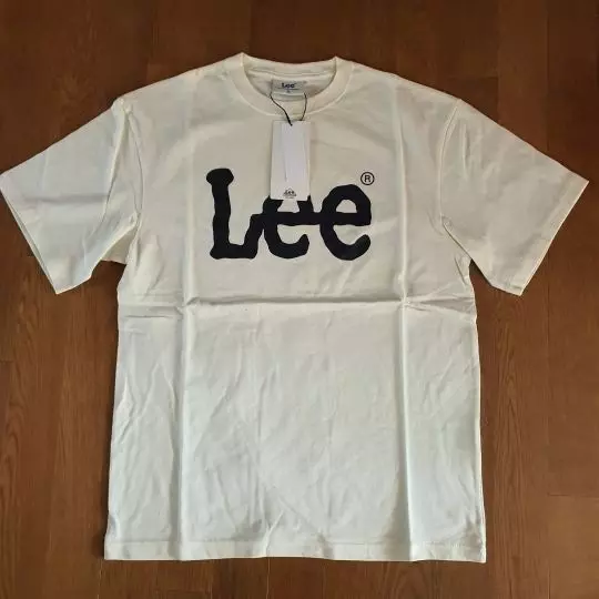 이 브랜드 처음 시켜보는데 재질도 좋고 핏도 이쁜거같아요!