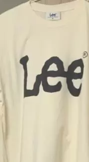 완전 예뻐요! 사이즈도 적당하고 핏도 예쁘게 잘 맞아요