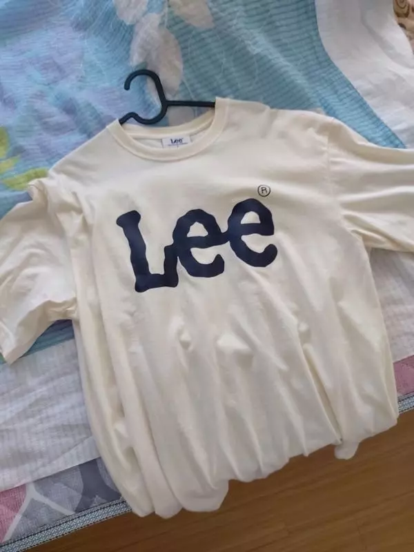 이쁘고 편해요 가격대비 질 좋은 듯! 색깔별로 쟁이려고여