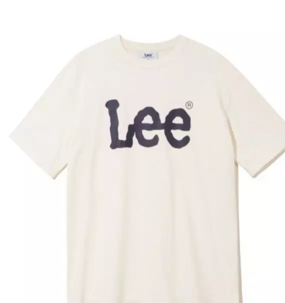 원래 크게 입는 걸 좋아해서 M으로 샀더니 생각보다 너무 컸어요. S로 샀어야 했나 조금