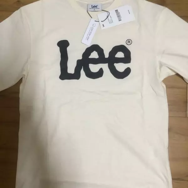 배송지연될까봐 걱정했는데,  상관없이 잘 받았어요!스몰사이즈도 살짝 크다는 느낌나긴