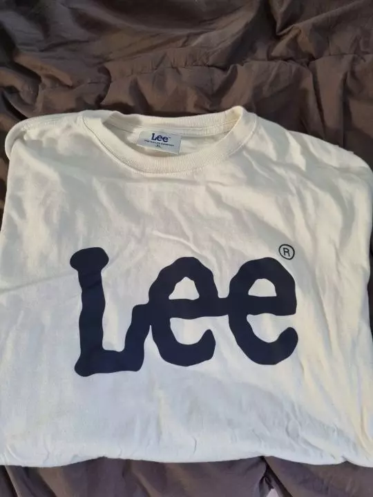 LEE 티셔츠를 한번 사보고싶었는데 무신사통해서 처음 사게되었습니다ㅎㅎ사이즈,색상 