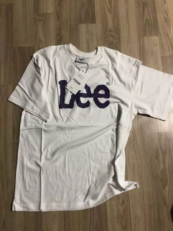 우왕 짱 예쁩니다!!보라색 페인팅이 진짜 예쁜데 카메라가 못잡네요ㅜㅜ 옷은 얇아요!