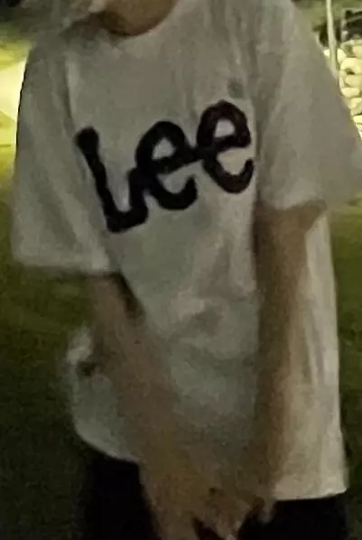 살 거 없어서 샀는데 예뻐용 휘뚜루마뚜루 잘 입고다님