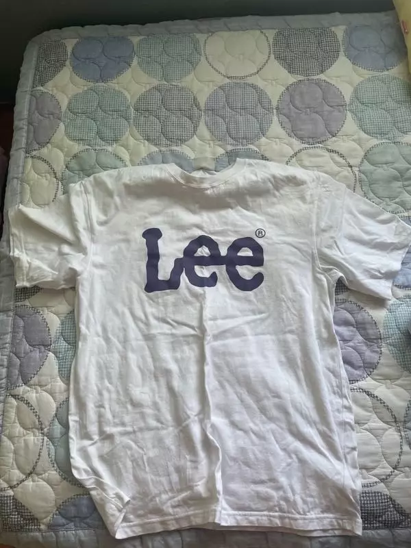 짱짱하고 무난하게 입기 좋아요 딱 2만원 느낌입니다