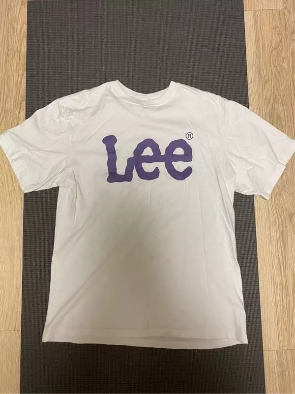 여름 내 잘입고다녔어요 무난하고 예쁜 티셔츠에요