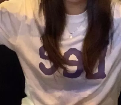 생각보다 크고 얇아여 그리고 보라색이 너무 예뻐서 좋았어요ㅠㅠ