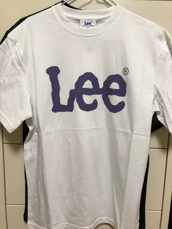 이뻐요 보라 로고가 생각보다  맘에 들어요리 워낙인기 상품이라 몇장 남지않아 픽 해버