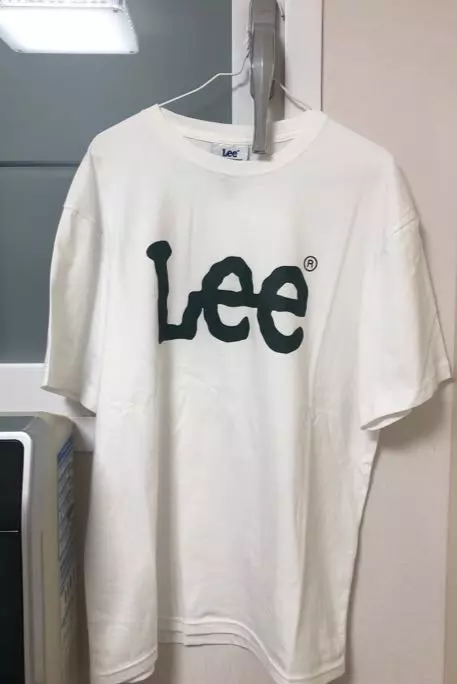 상표 색이 딥그린인데 색감 너무 예쁘고 마음에 들어요!!