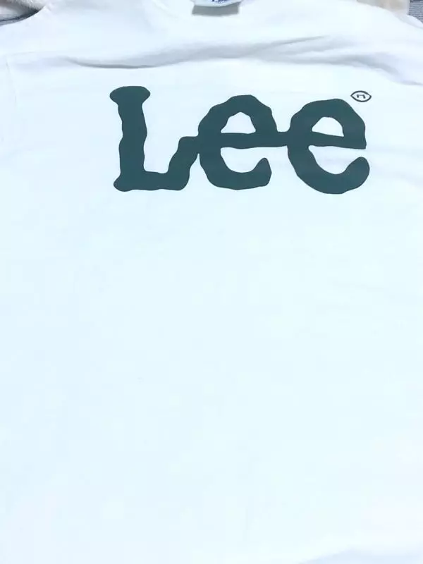 가운데 브랜드 로고에 들어가 있는 초록색이 너무 예뻐요 재질도 좋고 짱이에요 너무 예