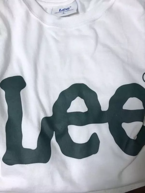 커플룩으로 샀는데 넘 이쁘게 잘 입었어용 그린은 별로 못봤는데 그린도 너무 이쁜거같