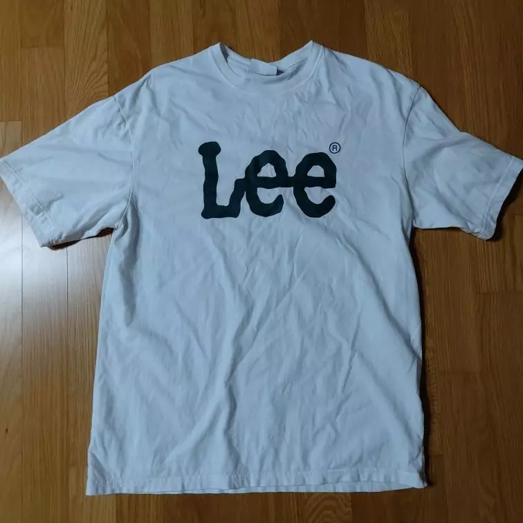 동생 사줬는데 잘 입고 다니네요 모든 옷에 잘 어울려요