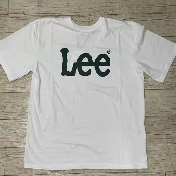 두꺼운 재질이 아니라서 오히려 좋아요! 부드럽습니다