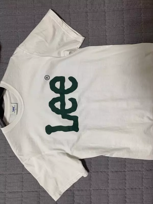 마음에 들어요 리 색깔도 마음에 들고 근데 티는 오랴 입을 수 있을거 같은 재질은 아니