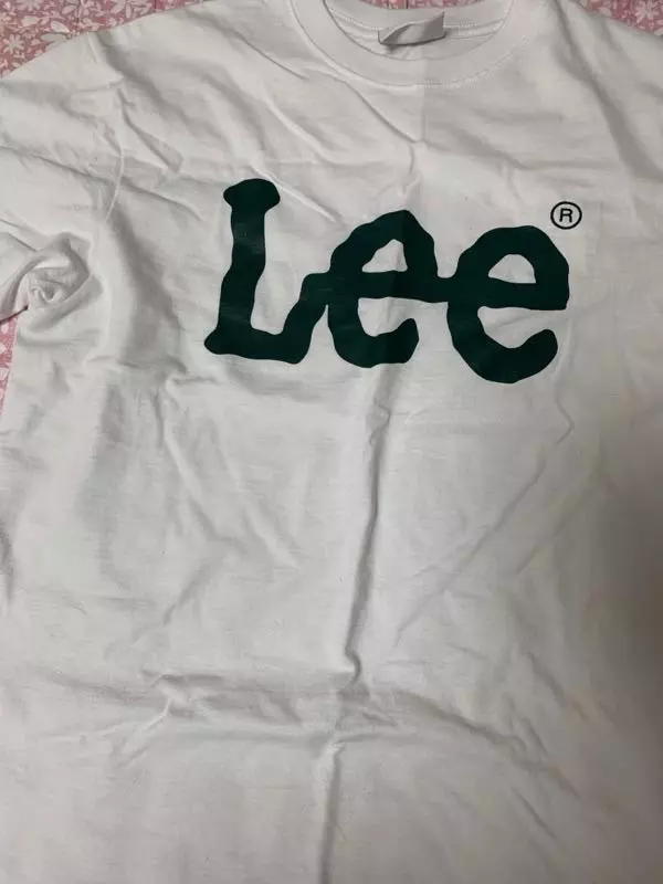 사이즈도 딱맞고 원했던 옷이라 그런지 옷도 너무 이뻐요 추천합니다