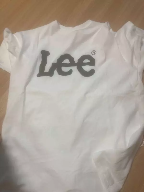 여름에 깔끔하게 입고 나가기 너무 좋을듯 해여 배송도 빠르고