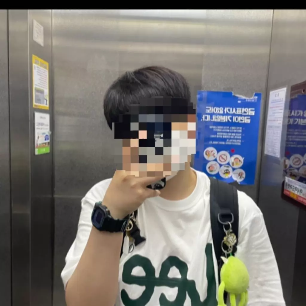 고민하고 샀는데 실제로 보니 진짜 이뻐요 고민하시는 분 고민 말고 사세요 !